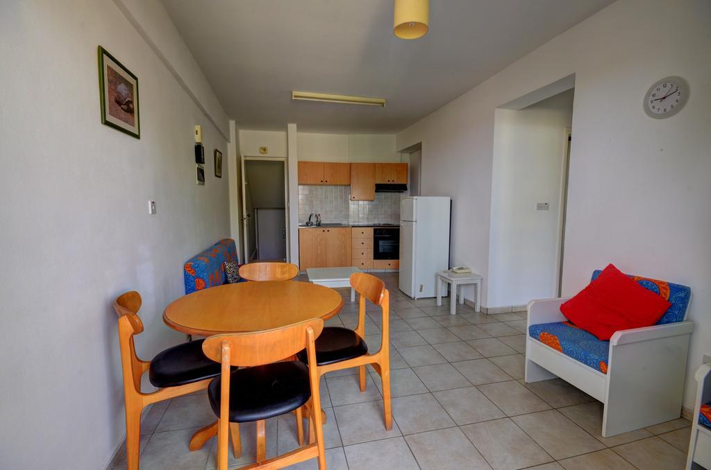 Renos Apartments Polis Buitenkant foto